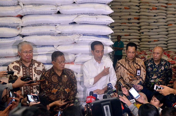 Tekan Harga Beras Presiden Jokowi Perbanyak Pasokan