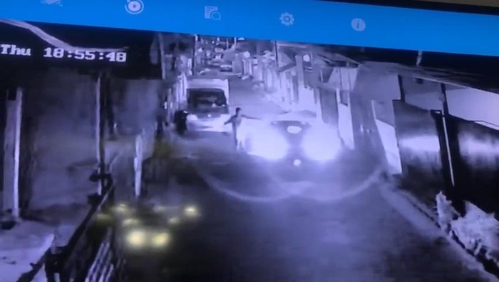 Karena Tersorot Lampu Mobil Pria Di Surabaya Aniaya Dua Tetangga