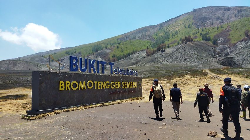 Aktivitas Kawah Gunung Bromo Meningkat Wisatawan Masih Bisa Berkunjung