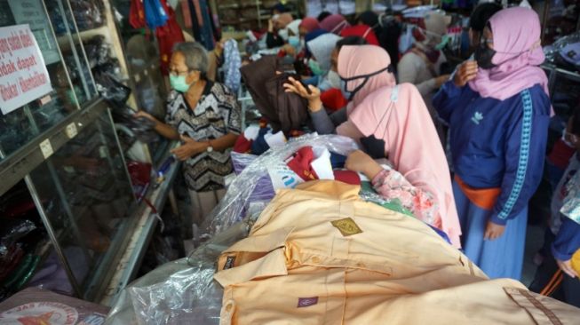 Minimalisir Pungli, Disdikbud Kota Malang Tidak Wajibkan Murid Beli Seragam  Baru