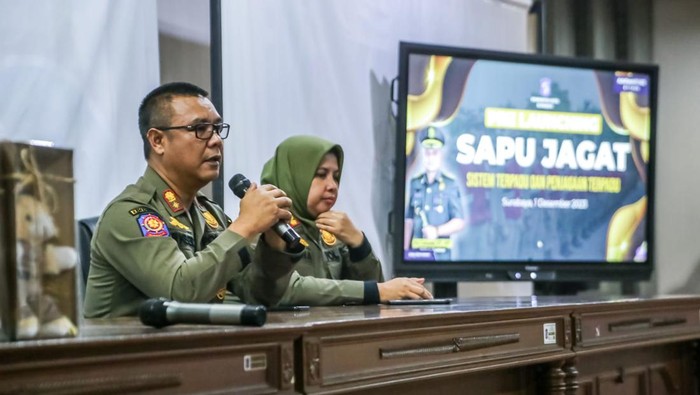 Satpol PP Surabaya Buat Aplikasi Untuk Kenyamanan Warga