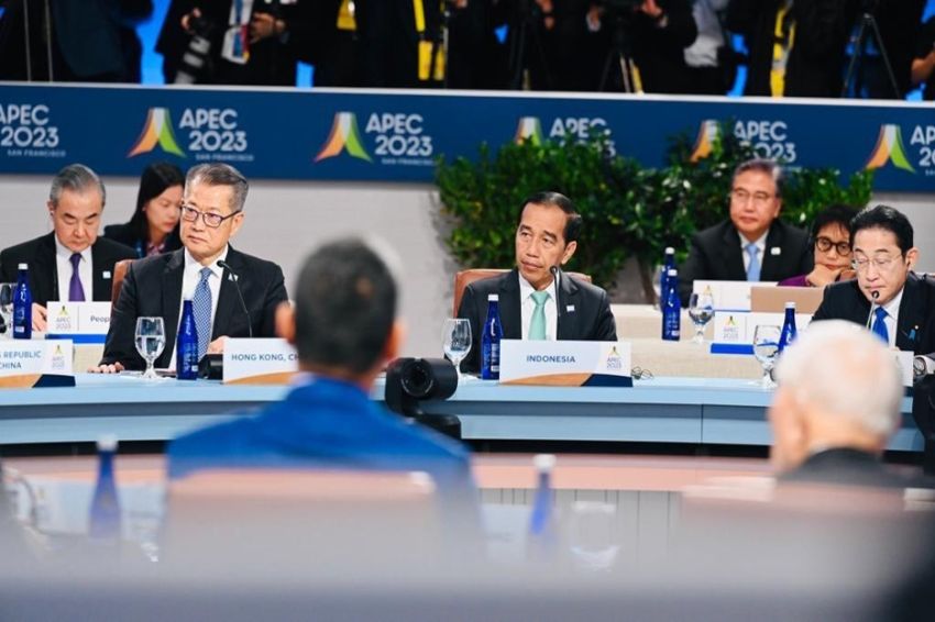 Presiden Jokowi Sampaikan Kondisi Masyarakat Gaza di Retreat KTT APEC