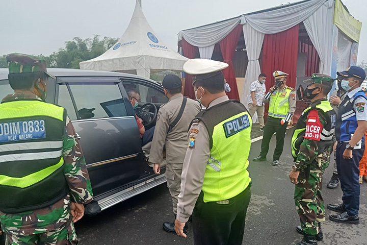 Hari Pertama Perpanjangan Masa Pengetatan, 12 Pengendara Jalani Swab