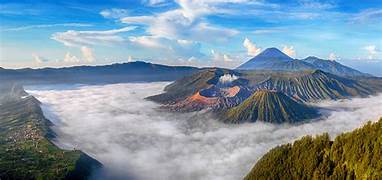 Wisata Gunung Bromo Dibuka Ratusan Wisatawan Serbu Gunung Bromo