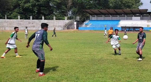 Tim Sepak Bola Porprov Kabupaten Mojokerto Targetkan Medali Emas