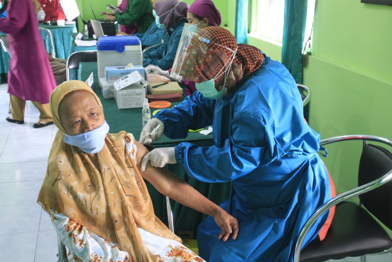 Masih 38,2 Persen, Cakupan Vaksin Lansia di Kabupaten Malang