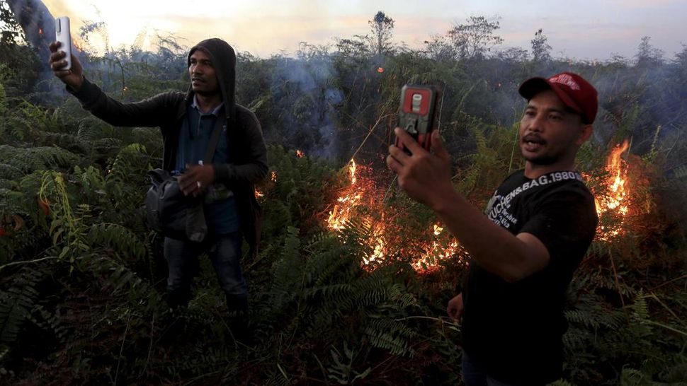 Jalur Lintas Provinsi Aceh Terimbas Asap Tebal Karhutla